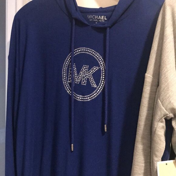 🎉Last one left 🎉Micheal KORS Sweater 🎀 - Picture 2 of 8